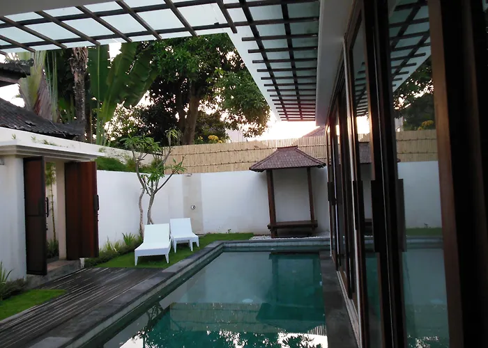 Hk Bali Villa Legian (Bali)